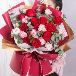 北京丰台区花店订花微信2792741075提供情人节订花服务。指尖轻触，爱意速递，鲜花见证深情，让生活洋溢芬芳，留下美好回忆。
